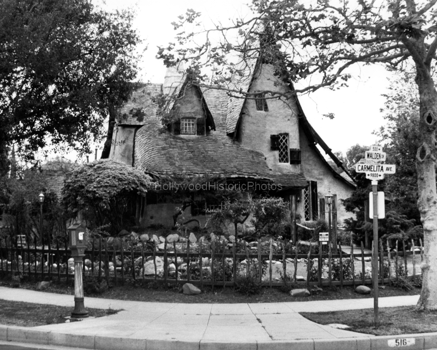 Willat-Lascelle-Spadena Witches House 1977 t 516 Walden Drive wm.jpg